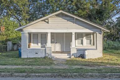 Main picture of 901 Jackson Blvd