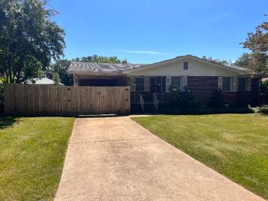 Main picture of 110 Pleasant Dr
