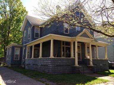 Main picture of 17 Seminary Ave
