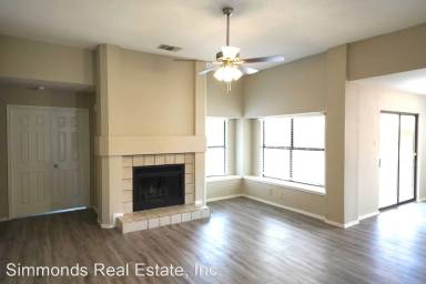 Main picture of 7904 Wayside Trl