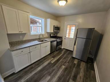 Main picture of 6921 Holabird Ave