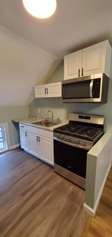 Main picture of 949 Bedford Street - 3N