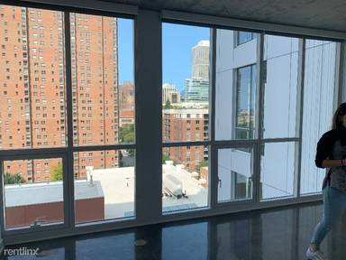 Main picture of 738 N Clark St