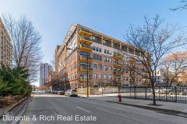 Main picture of 1910 S Indiana Ave