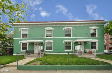Main picture of 1863 N Clarkson St