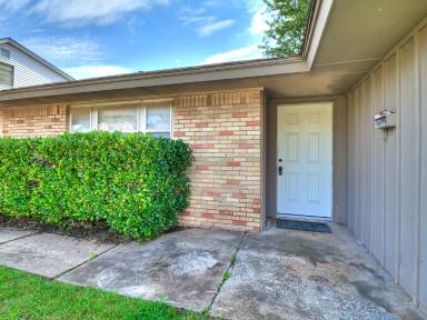 Main picture of 4114 N Reeder Ave