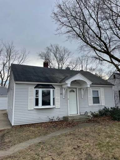 Main picture of 496 W 22nd St