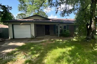 Main picture of 11 Luau Dr