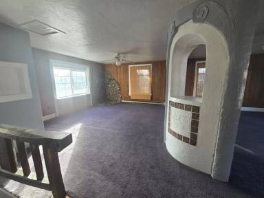 Main picture of 414 Main Ave E