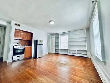 Main picture of 271 Crown St