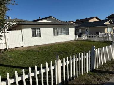 Main picture of 8836 La Salle St