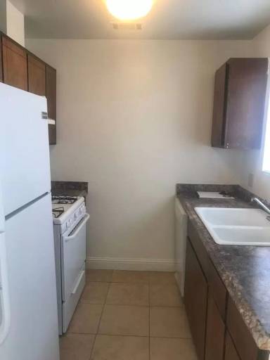 Main picture of 956 Greenfield Ave