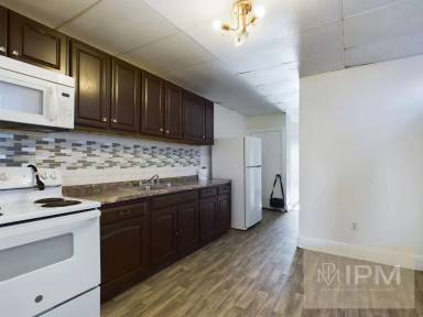 Main picture of 319 N Penn St