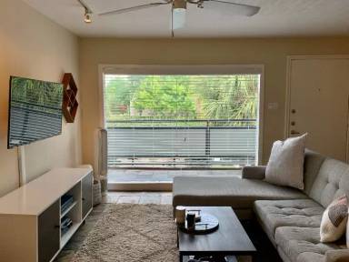 Main picture of 2300 Park St