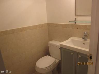 Main picture of 135 Pleasant St