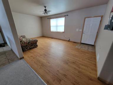 Main picture of 90 Cattail Way
