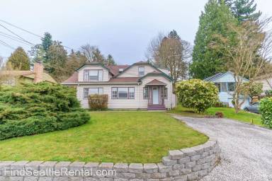 Main picture of 12700 37th Ave NE