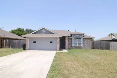 Main picture of 715 Lisa Ln