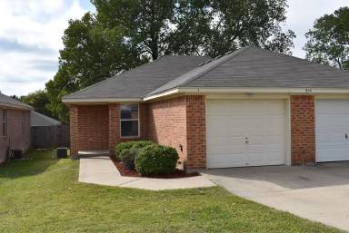 Main picture of 934 Rosewood Dr