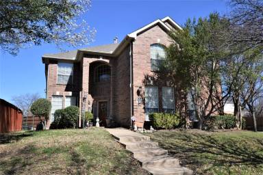 Main picture of 3029 Golden Gate Dr