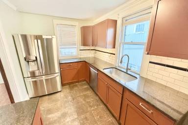 Main picture of 305 Packard St