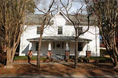 Main picture of 203 E Main St
