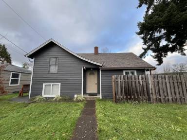 Main picture of 2305 NW Fillmore Ave