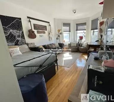 Main picture of 50-64 Charlesgate E & 1109-11 Boylston St