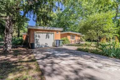 Main picture of 2002 Burlison Dr