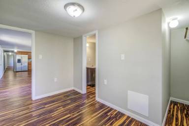 Main picture of 1809 W Sidnor St