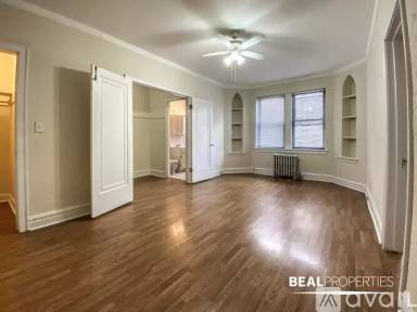 Main picture of 4829 N Damen Ave