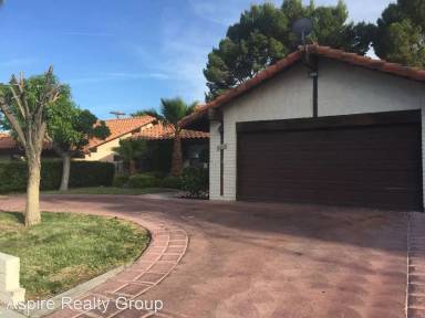 Main picture of 3213 W Oakey Blvd