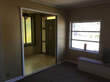 Main picture of 241 NE Tuscawilla Ave
