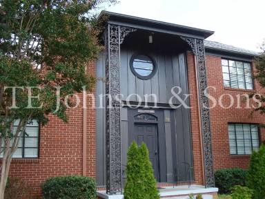 Main picture of 10 W 6th Ave