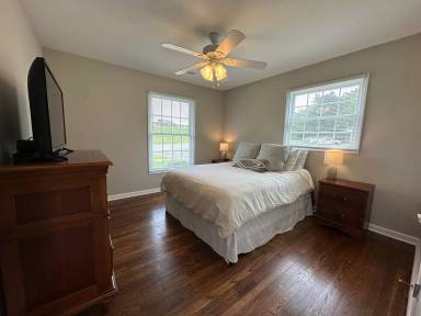 Main picture of 123 Walnut St