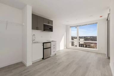 Main picture of 3019 S Angeline St