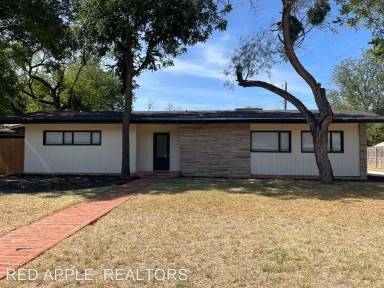 Main picture of 4057 Fairmount St
