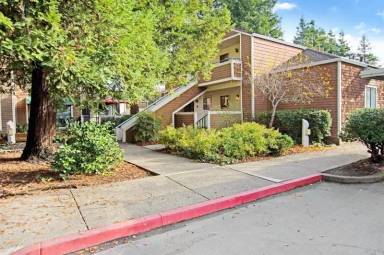 Main picture of 901 Russell Ave