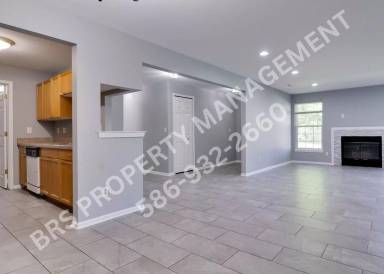 Main picture of 5300 Pine Aires Dr