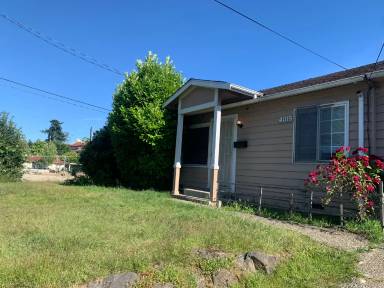 Main picture of 4015 S Willow St