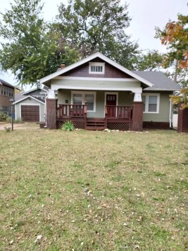 Main picture of 835 N Holyoke Ave