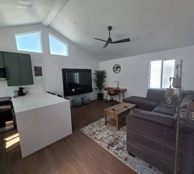 Main picture of 6611 Winnetka Ave