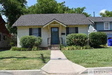 Main picture of 235 W Duffy St