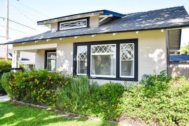 Main picture of 394 S Grand St