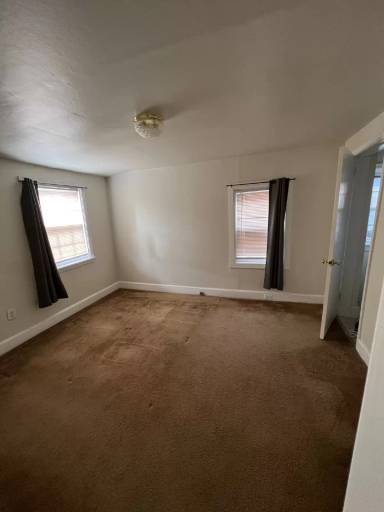Main picture of 1 S Valley Rd