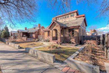 Main picture of 301 S Clarkson St