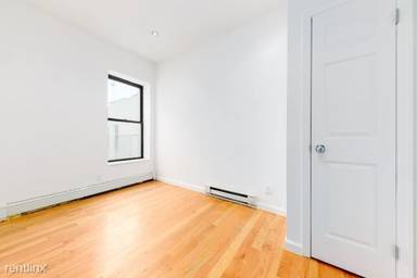 Main picture of 165 Manhattan Ave