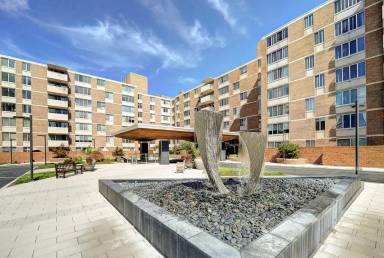 Main picture of Van Ness East Condominium