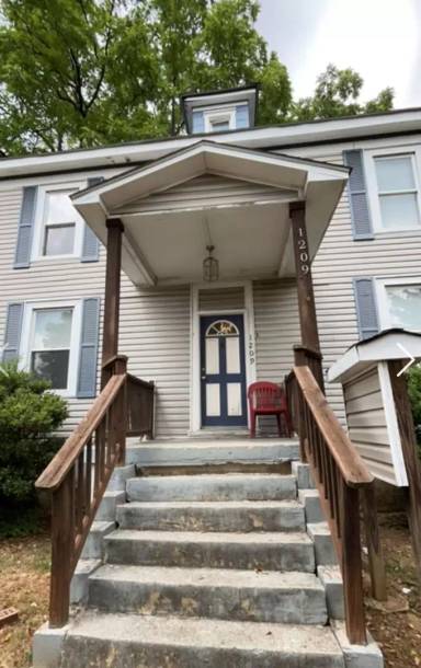 Main picture of 1209 Chapman Ave SW