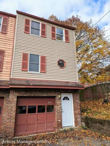 Main picture of 3457 Campus St